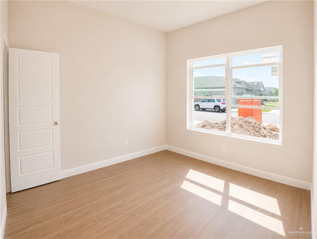 Photo 9 of 2322 Thornton Avenue