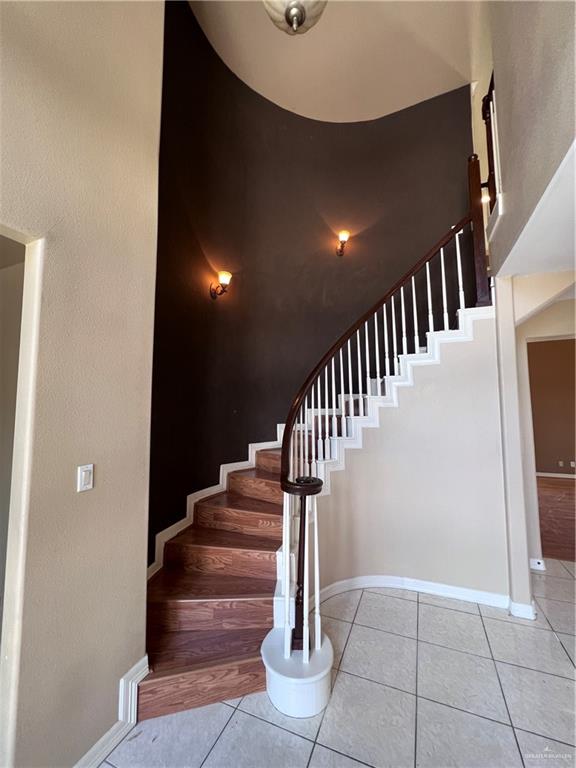 Photo 4 of 3701 Blue Jay Drive