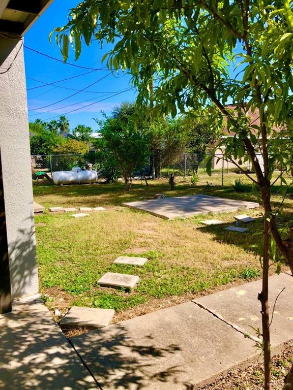 Photo 14 of 904 El Campo Drive