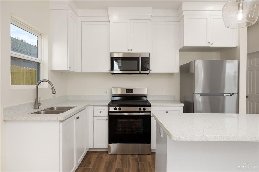 Photo 8 of 609 Onyx Avenue