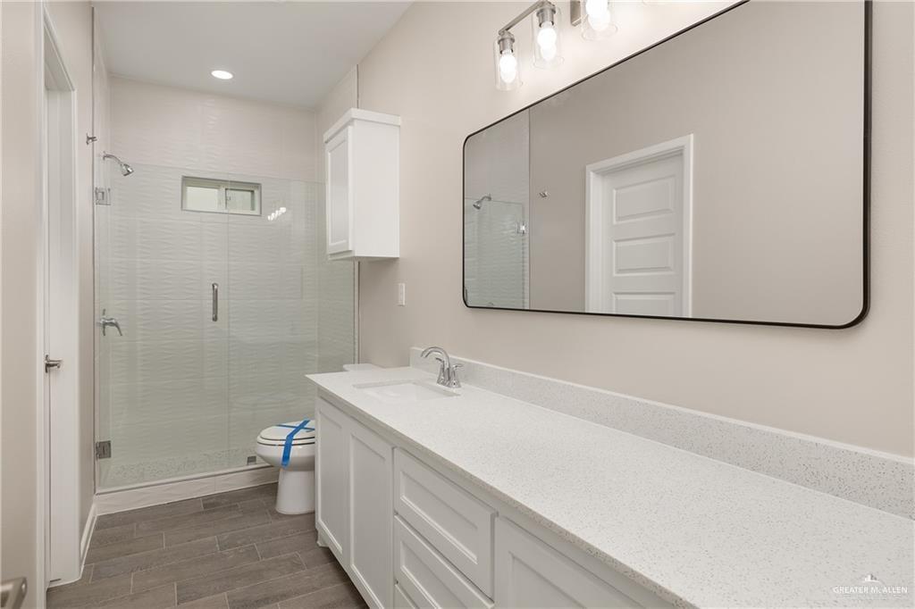 Photo 31 of 2704 Harrison Avenue #4