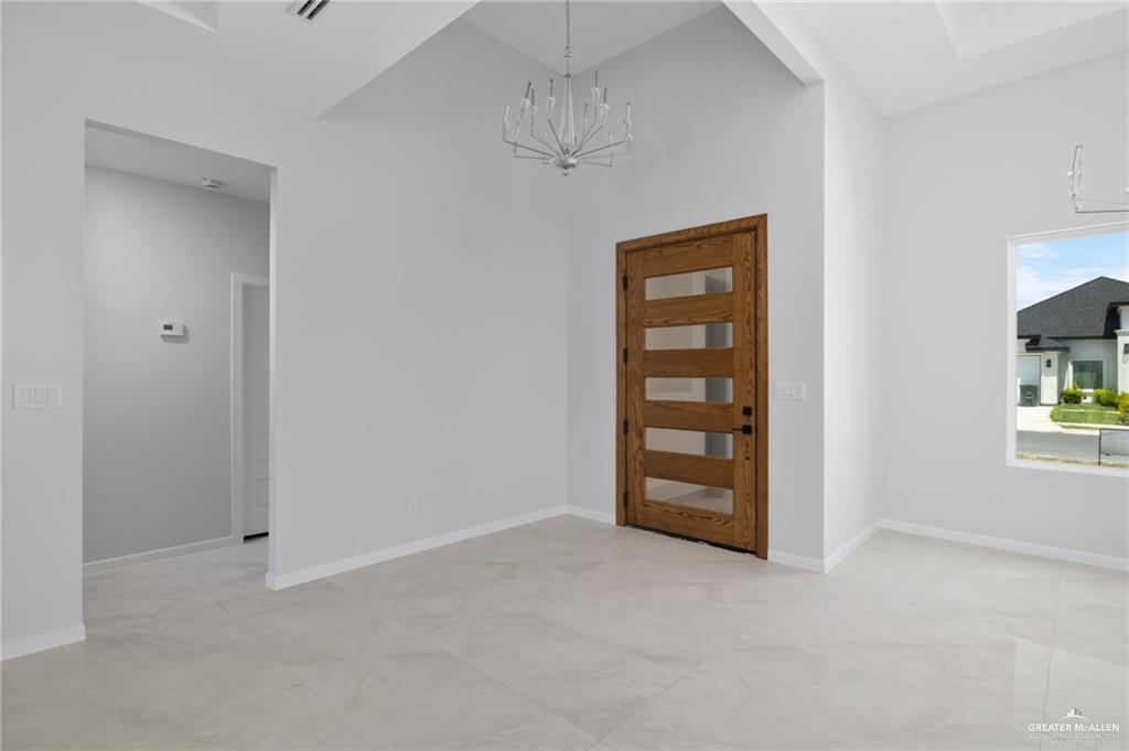Photo 3 of 2810 Arboledas Drive