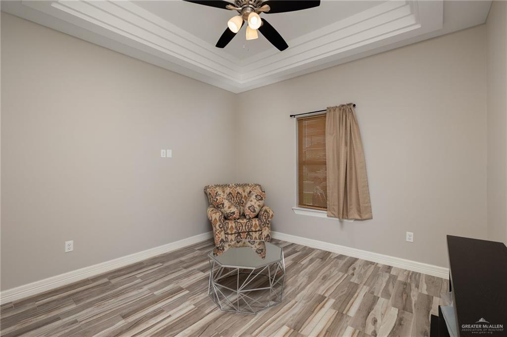 Photo 11 of 814 Whitewing Street
