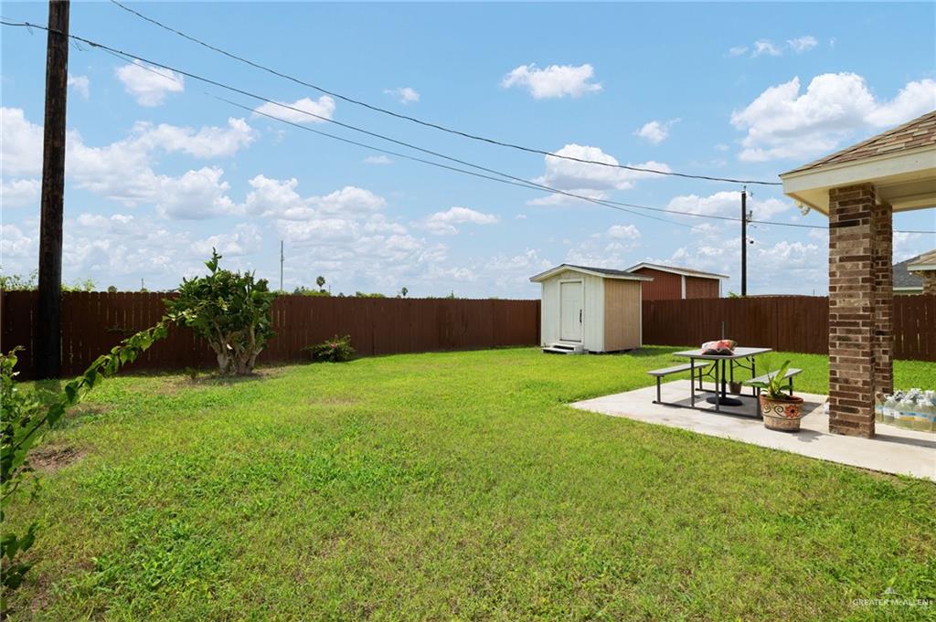 Photo 13 of 814 Whitewing Street