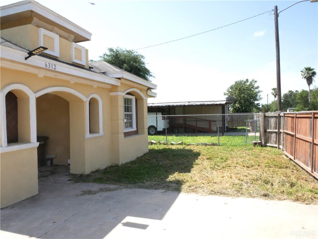 Photo 4 of 6312 Gold Avenue