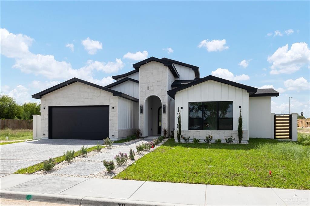 Photo 2 of 1210 Spanish Oak Street
