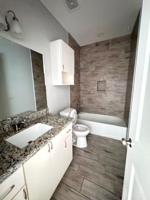Photo 6 of 1304 Heritage Drive #4