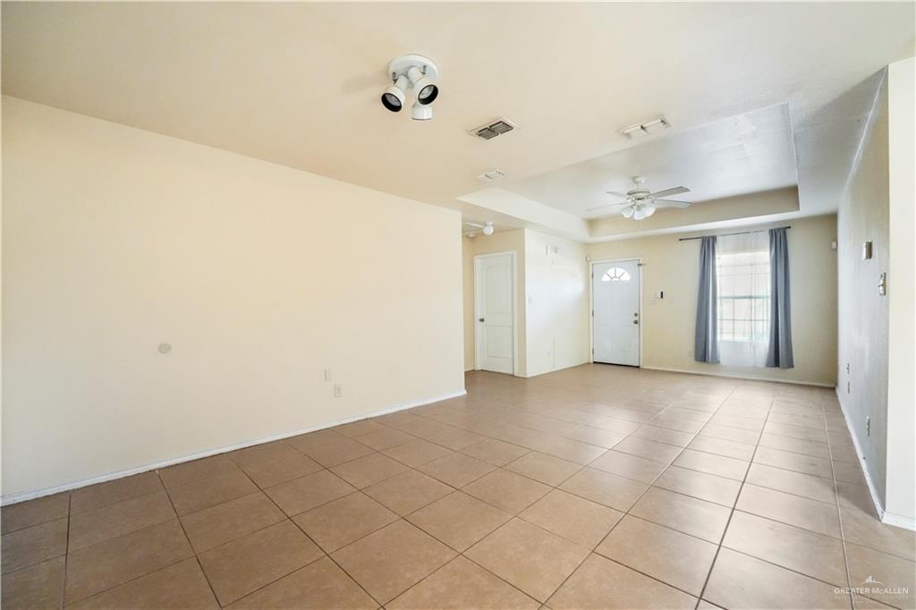 Photo 6 of 907 Veterans Boulevard