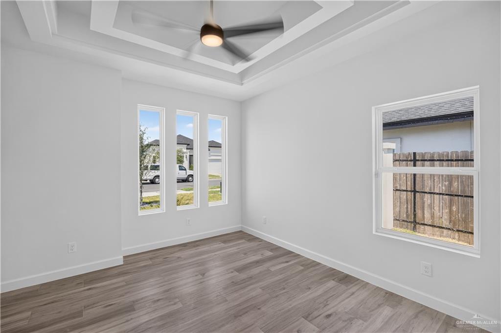 Photo 17 of 808 Brushfield Avenue