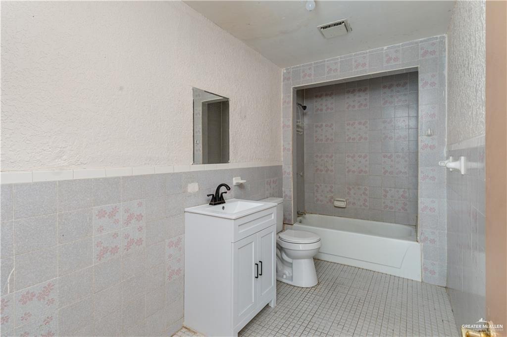 Photo 9 of 933 4th Street