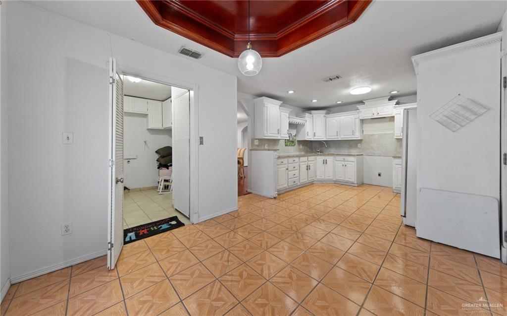 Photo 5 of 1012 Squaw Valley Drive