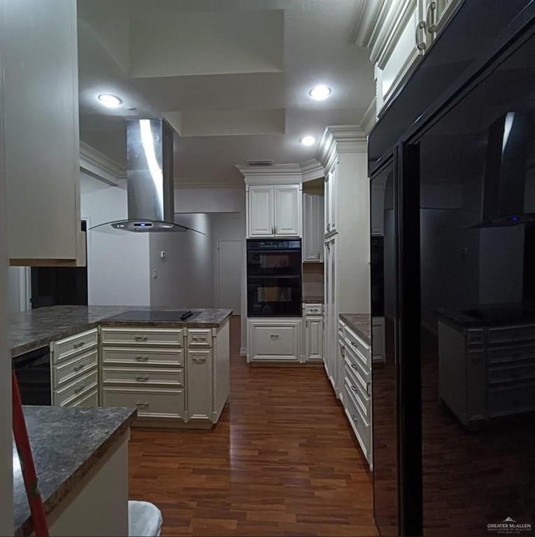 Photo 11 of 805 Parkview Circle