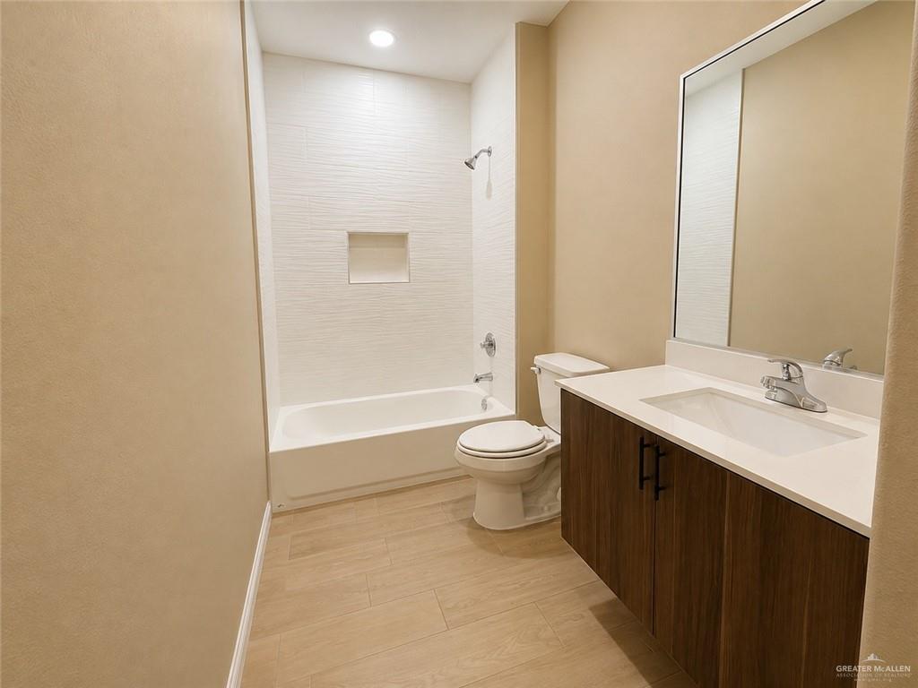 Photo 8 of 3101 Sandlewood Street #2