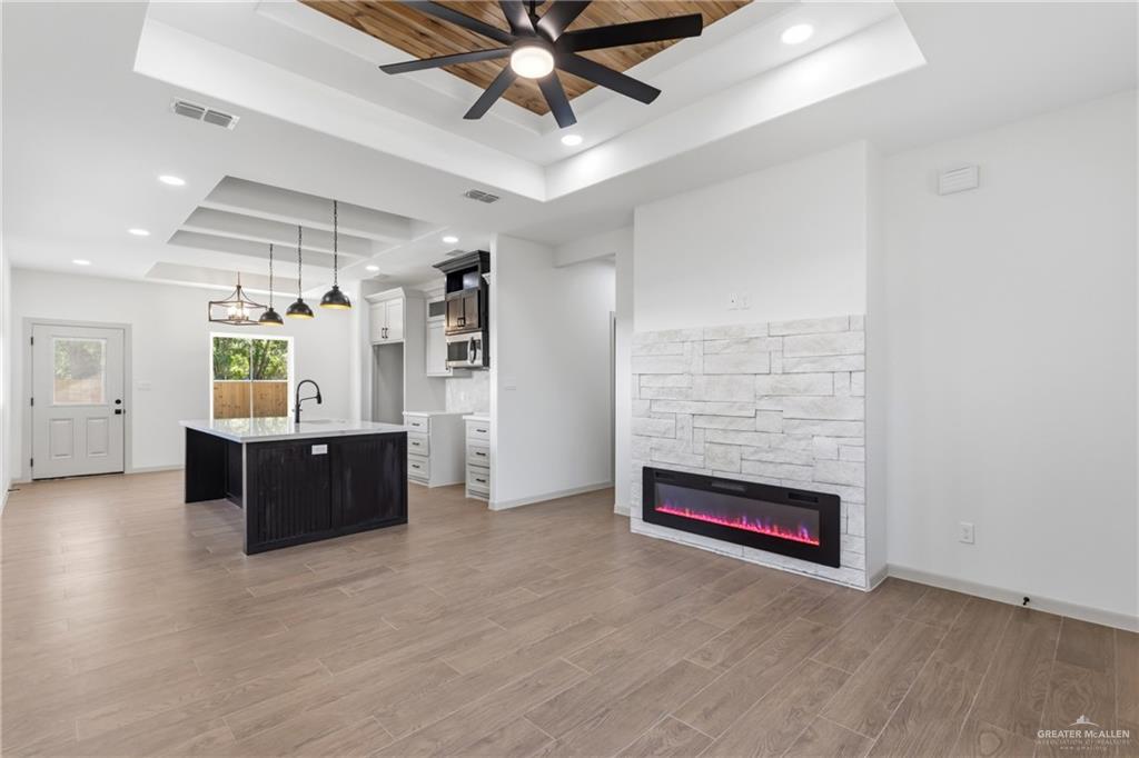 Photo 4 of 1202 Wright Avenue