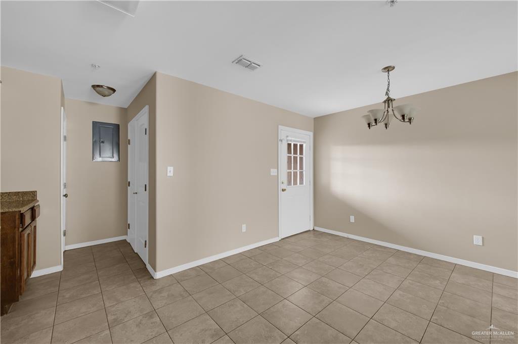 Photo 7 of 1607 Omni Avenue #4