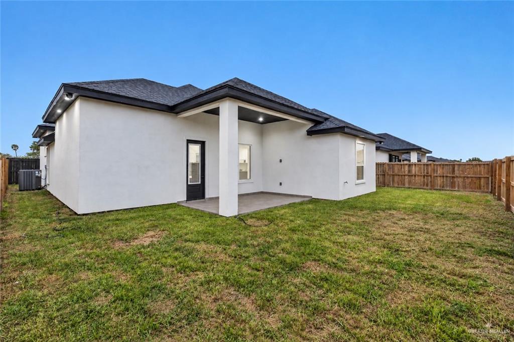 Photo 16 of 2915 Arboledas Drive
