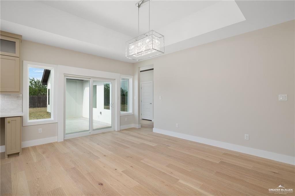Photo 9 of 2615 Windsor Street
