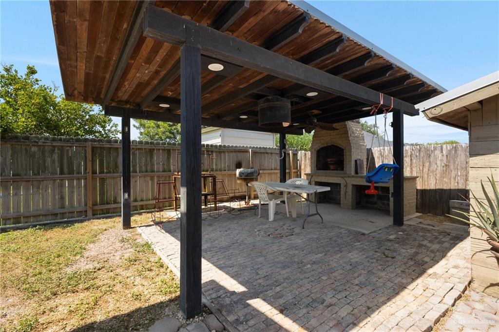 Photo 14 of 2601 Iris Drive