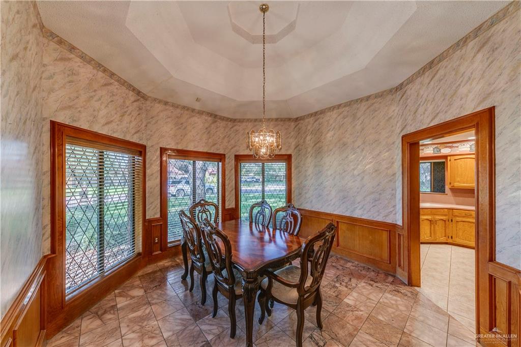 Photo 8 of 2303 Stonegate Drive