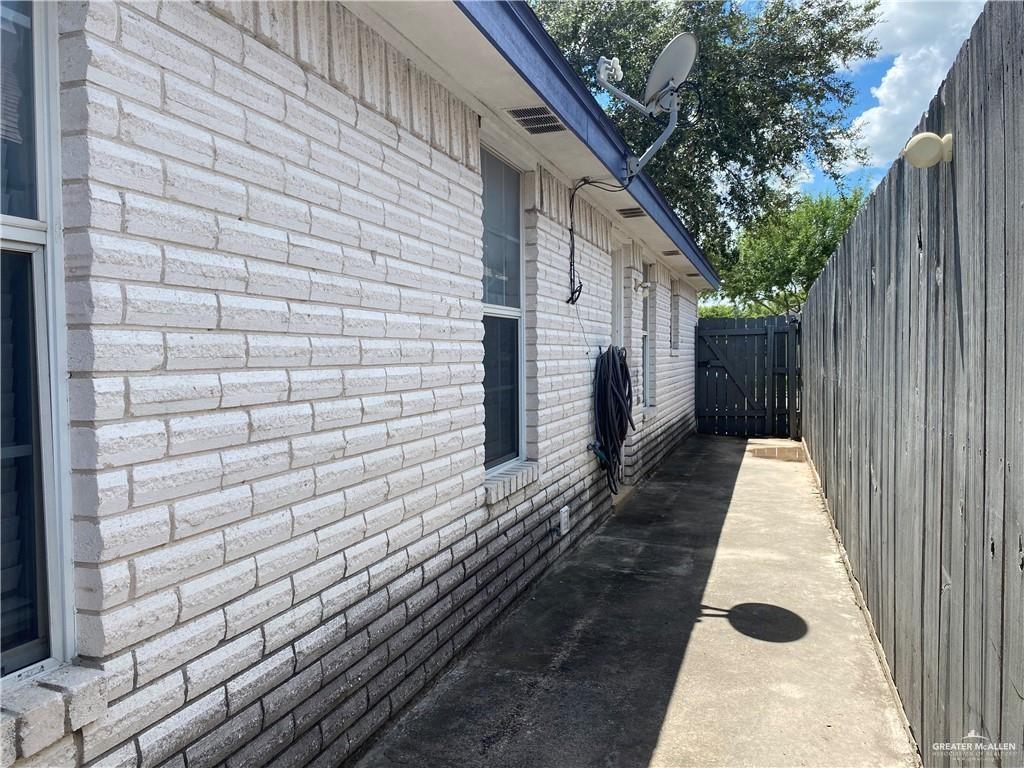 Photo 38 of 2208 Dahlia Street