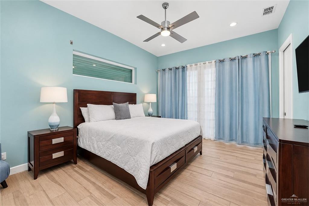Photo 13 of 5106 Gulf Boulevard #B
