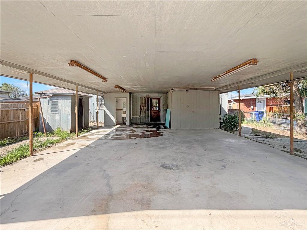 Photo 2 of 2211 Hackberry Avenue