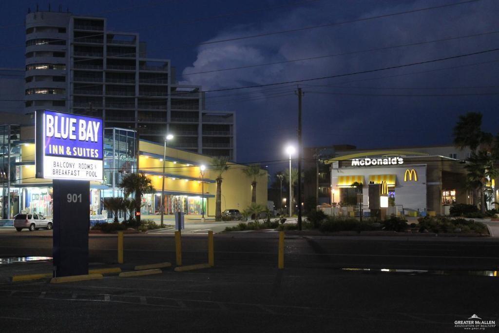 Photo 2 of 901 Padre Boulevard