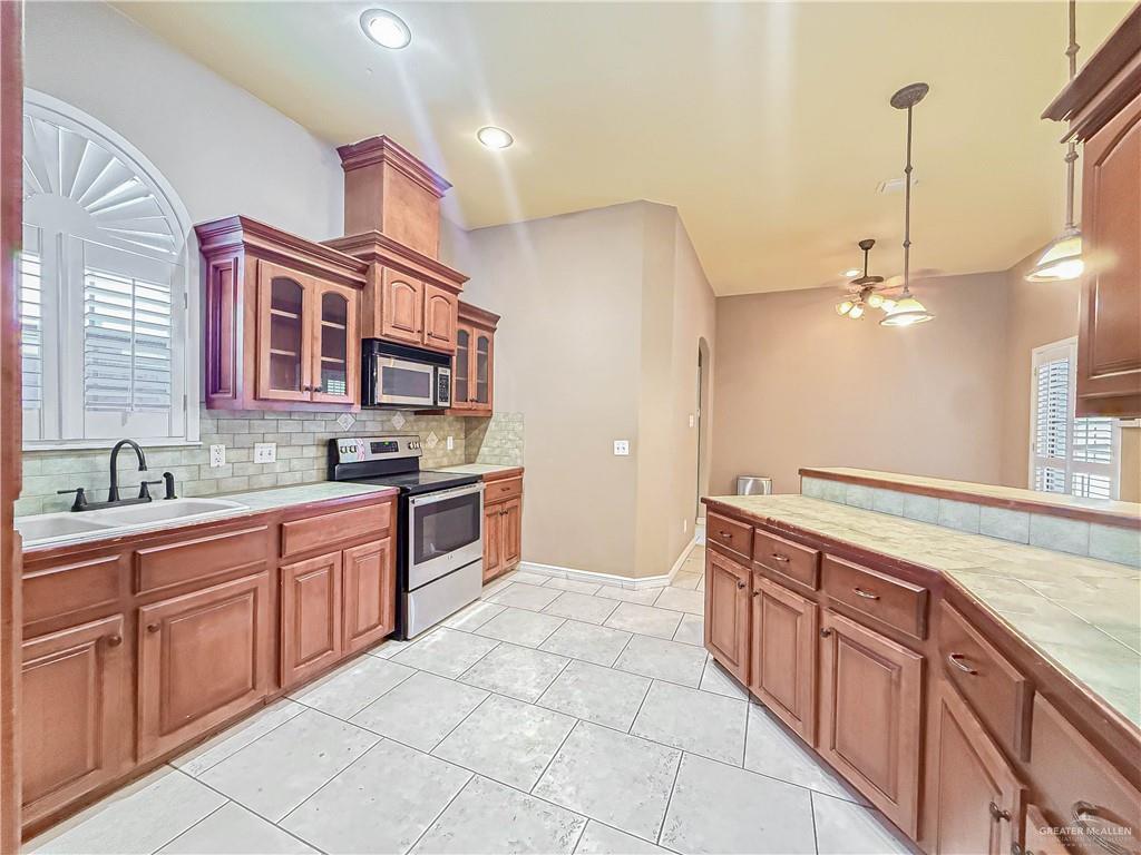 Photo 12 of 3311 Lancelot Lane