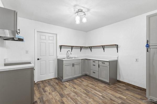 Photo 4 of 1312 Barton Street