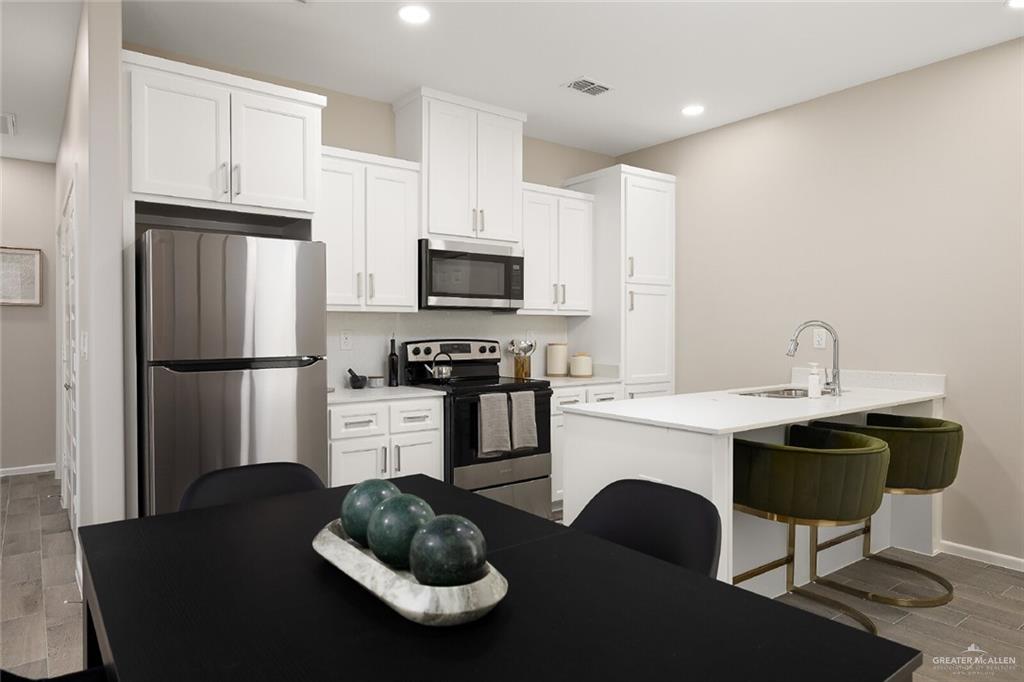 Photo 4 of 2813 Hayes Avenue #1