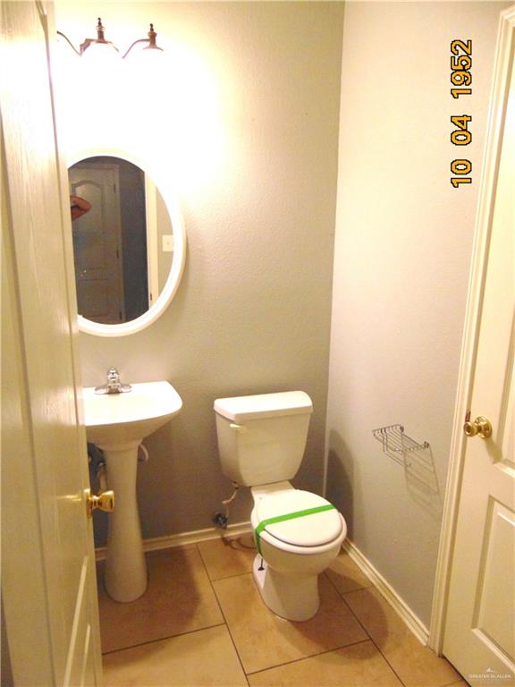 Photo 14 of 4717 Violet Avenue