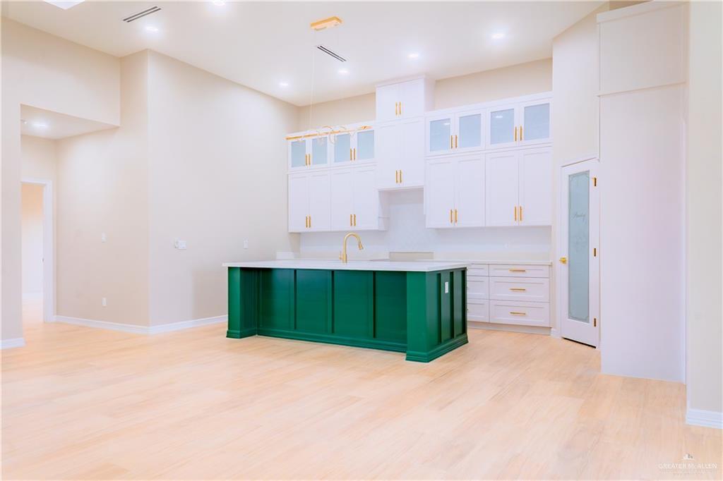 Photo 3 of 3008 Retama Street
