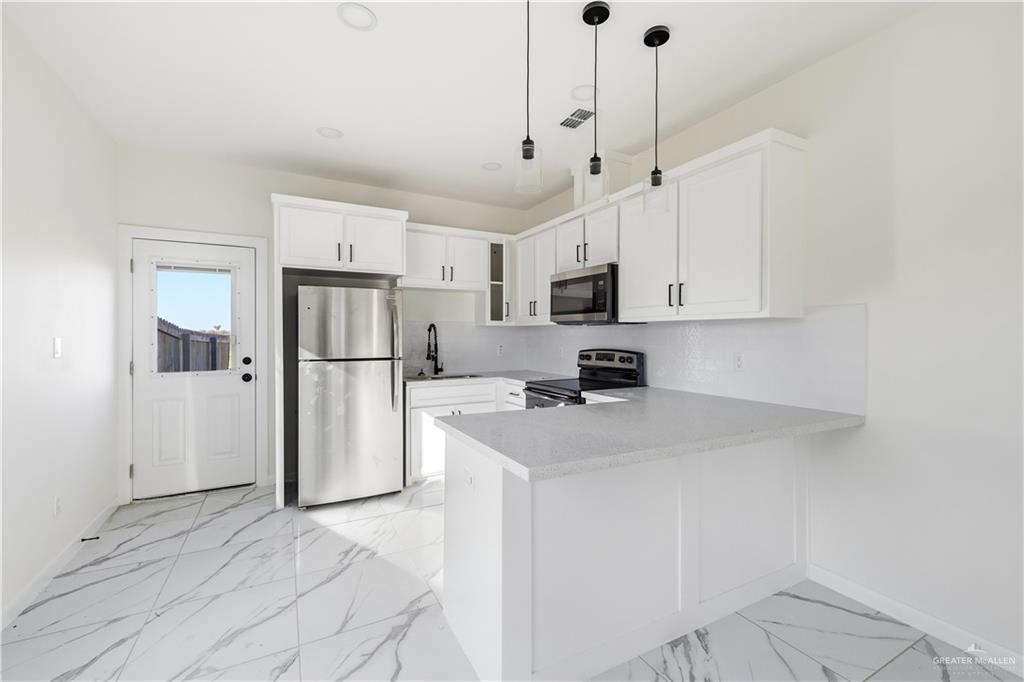 Photo 6 of 1324 Abesam Avenue #4