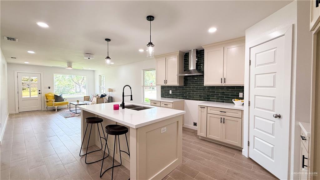 Photo 12 of 2020 Camellia Avenue