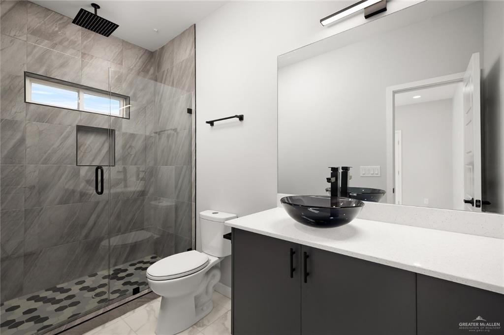 Photo 13 of 1007 Woodson Avenue #4