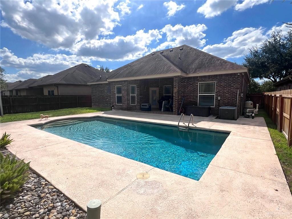Photo 27 of 2102 Stonegate Drive