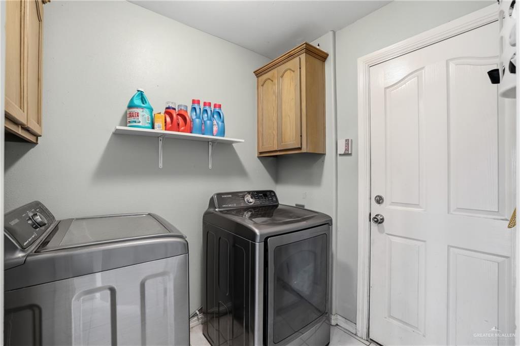 Photo 14 of 3507 Mockingbird Avenue