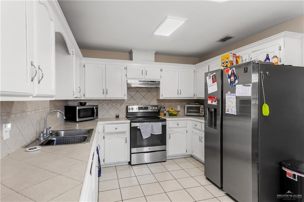 Photo 7 of 4005 Aleli Street