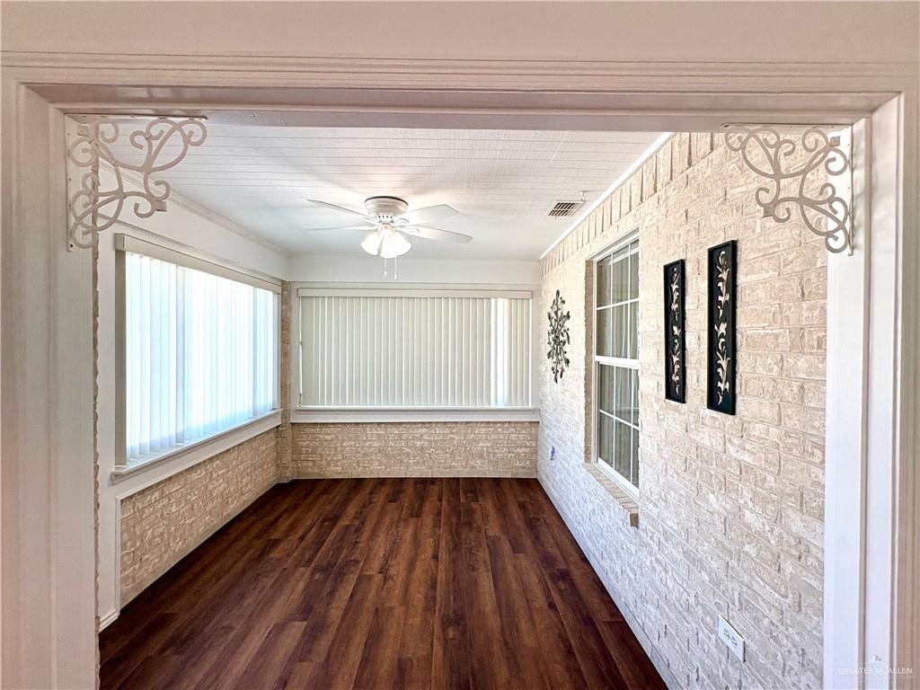 Photo 14 of 103 Saturn Street