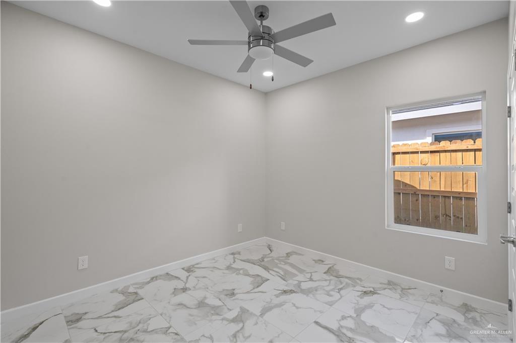 Photo 13 of 405 Onyx Avenue #4