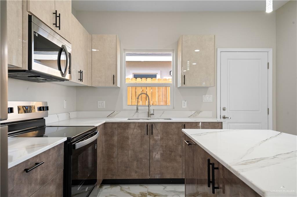 Photo 7 of 405 Onyx Avenue #4