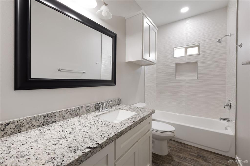 Photo 9 of 5805 Sandpiper Avenue #4