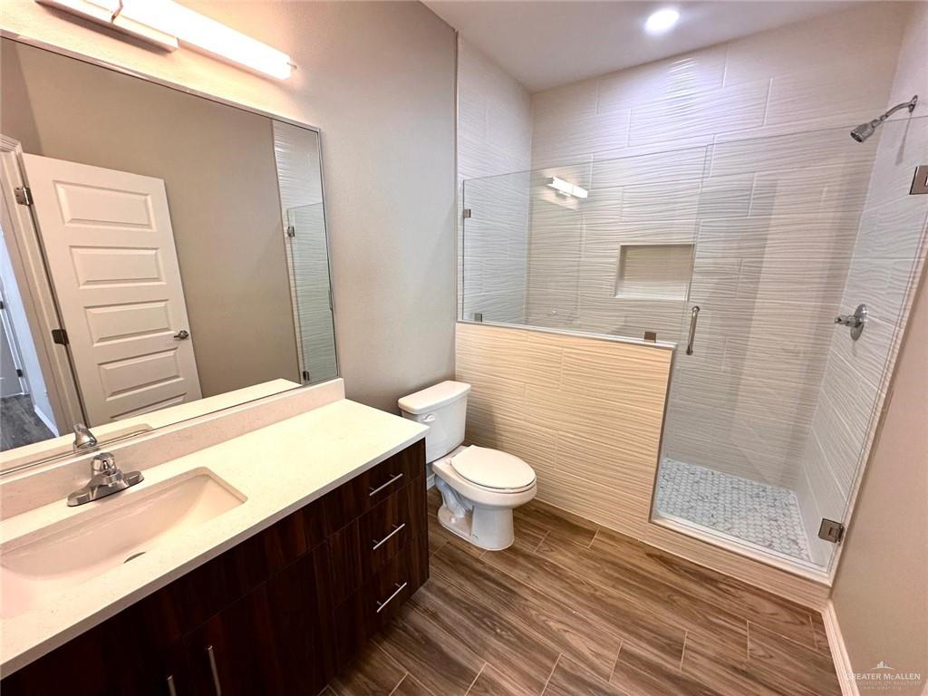 Photo 13 of 4004 Walnut Avenue #3