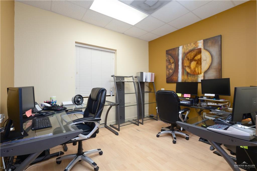 Photo 3 of 2721 Fountain Plaza Boulevard #Suite A