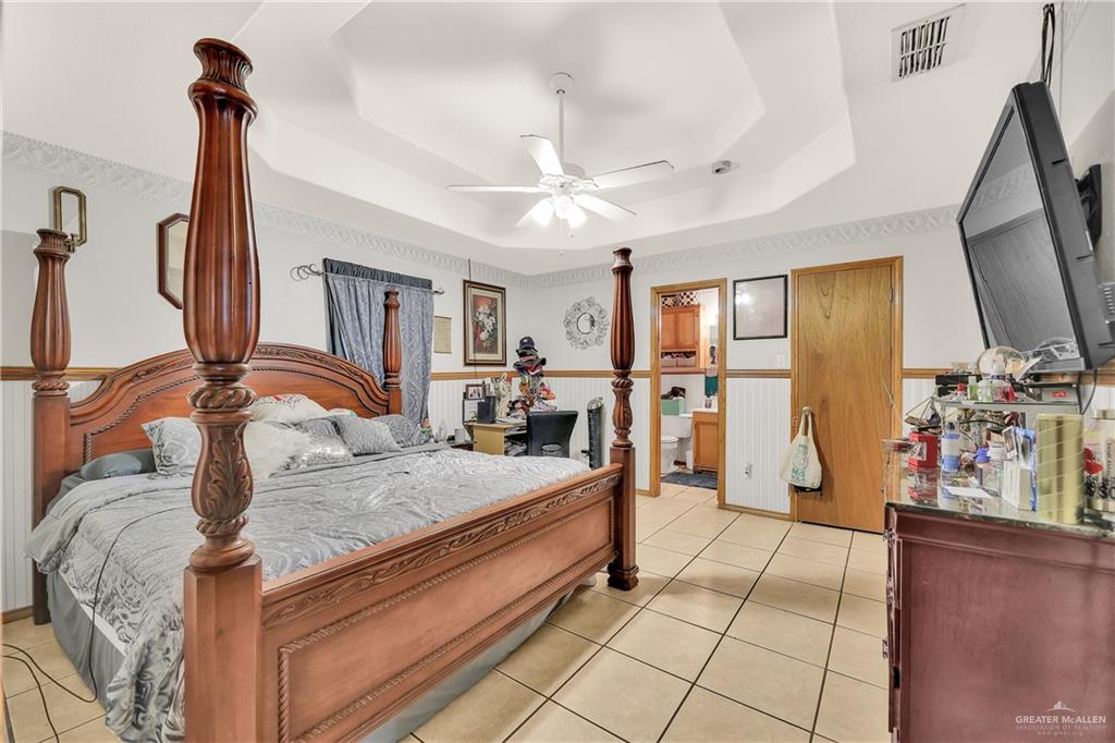 Photo 4 of 1903 Camelia Avenue