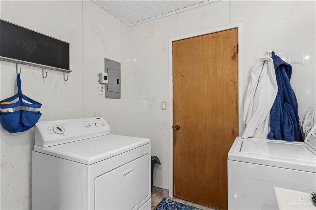 Photo 11 of 215 Valley View Drive