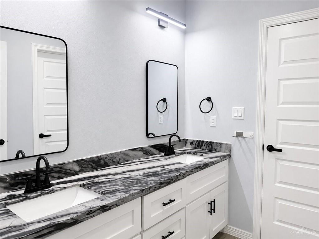 Photo 12 of 408 Violet Street