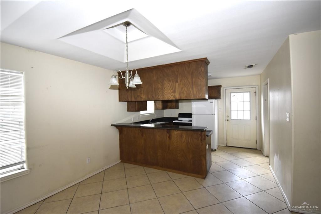 Photo 6 of 214 Albatross Avenue