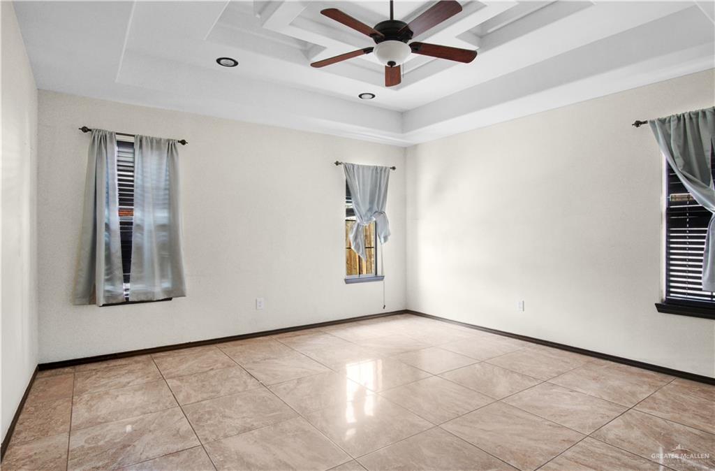 Photo 13 of 824 Dawes Avenue