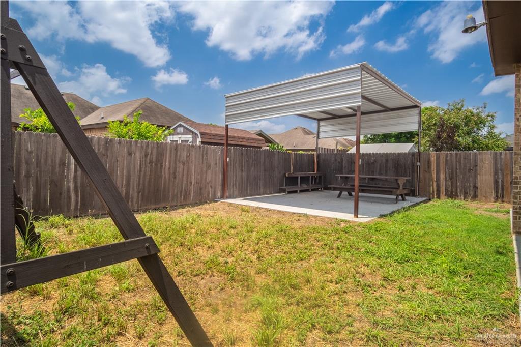 Photo 18 of 824 Dawes Avenue